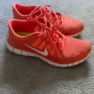 Nike women’s sneakers 8